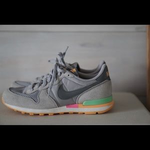 Nike Internationalist Shoes